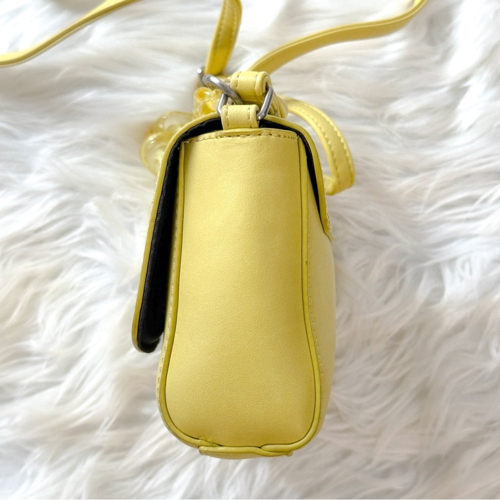 Scoop Crossbody Bag with Resin Chain chartreuse - Picture 5 of 7